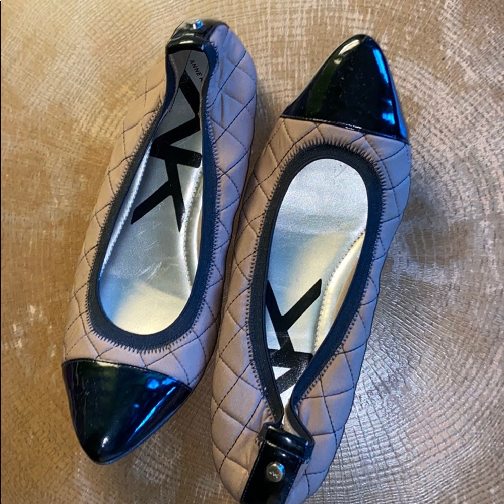 Anne Klein brown/black size 6M Sport flats